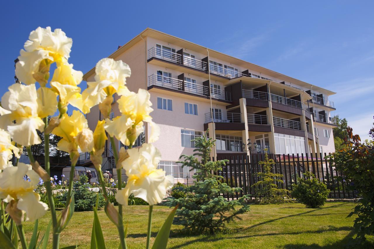 Azure Sport Resort Bulan Sogottuu Esterno foto