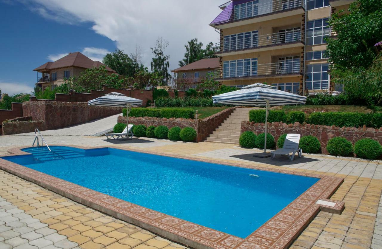 Azure Sport Resort Bulan Sogottuu Esterno foto